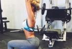 nicely-shaped-booty-at-the-gym-lunges